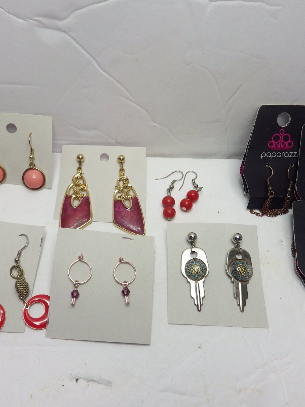 Lot of 11 pairs of Dangle Earrings 628F2